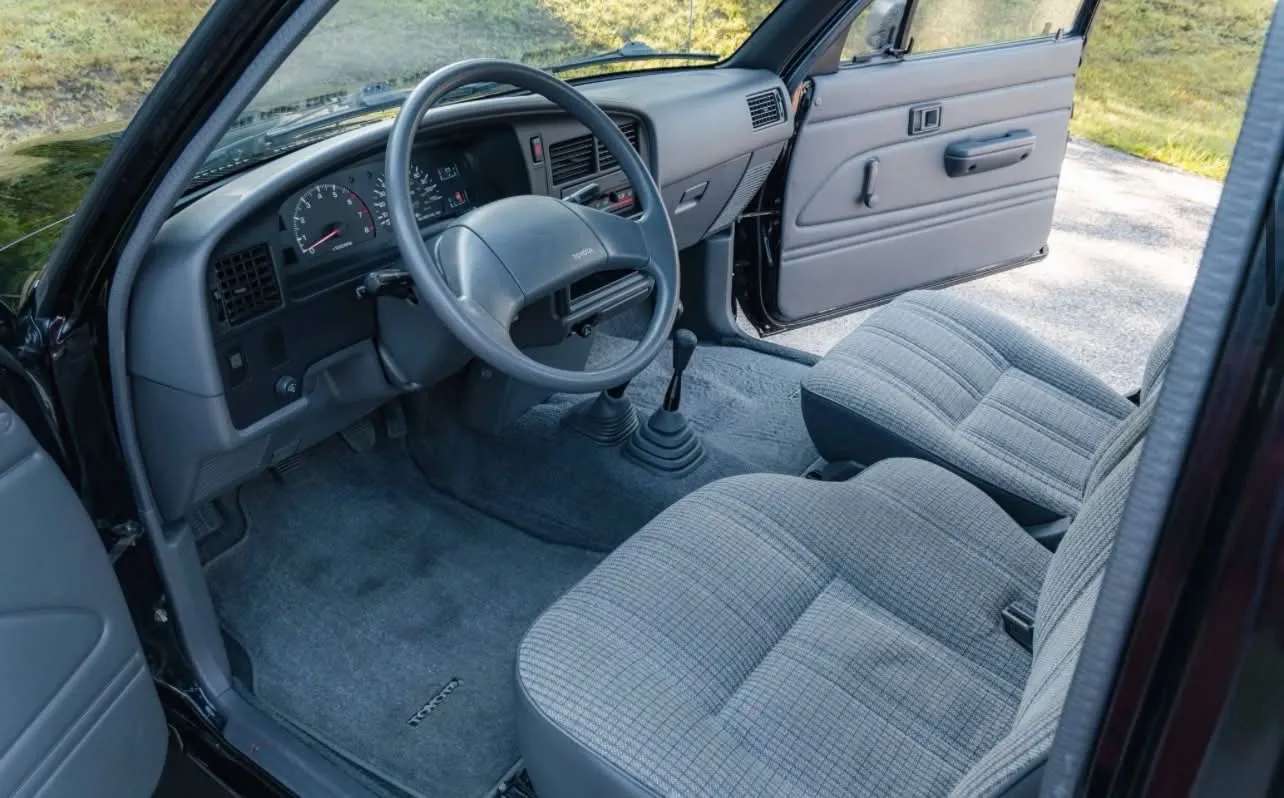1991 Toyota Pickup Extra Cab Black 4x4, photo 5