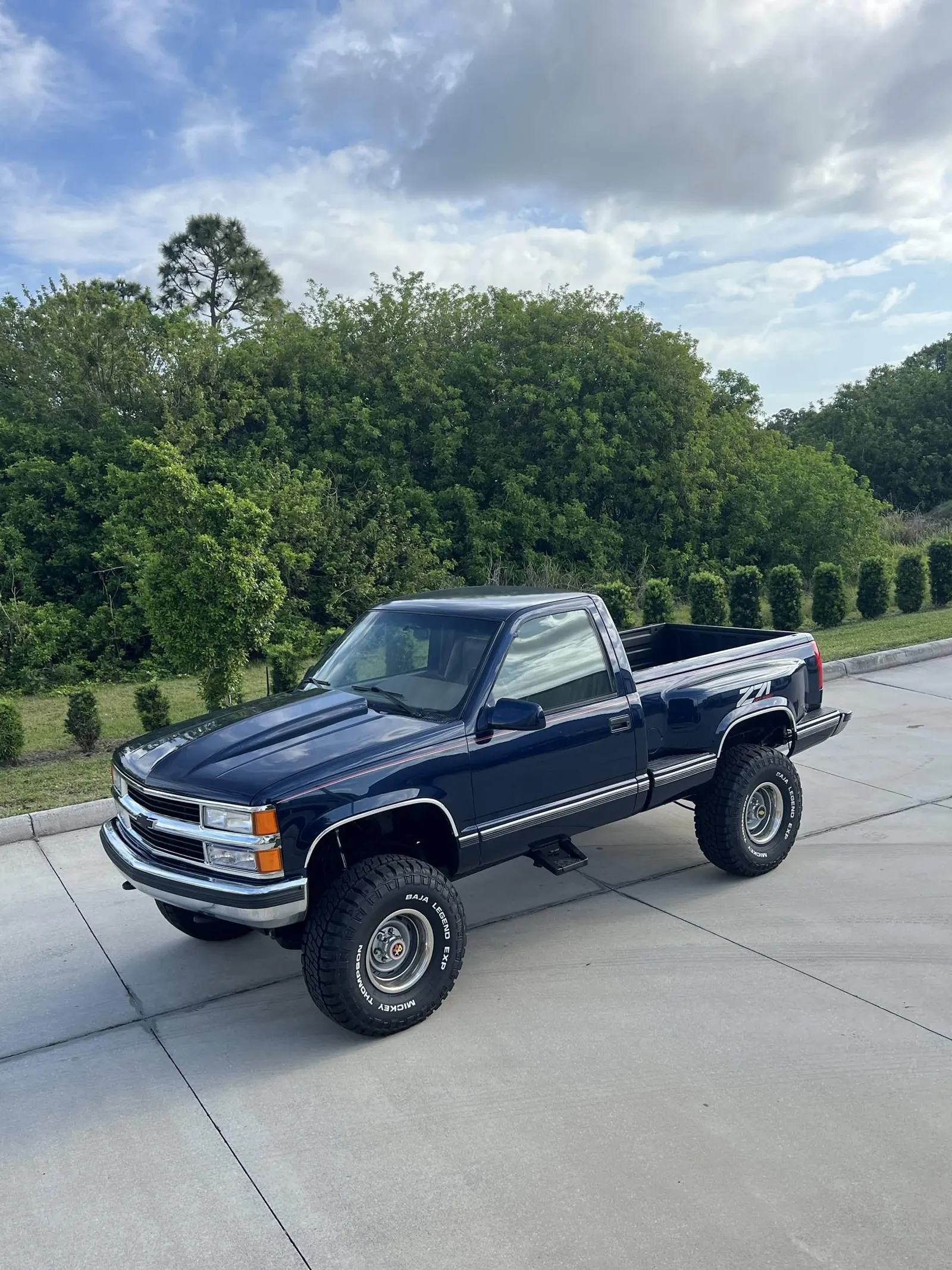 1995 Chevrolet K1500 Silverado Indigo Blue Lifted 4x4, photo 2