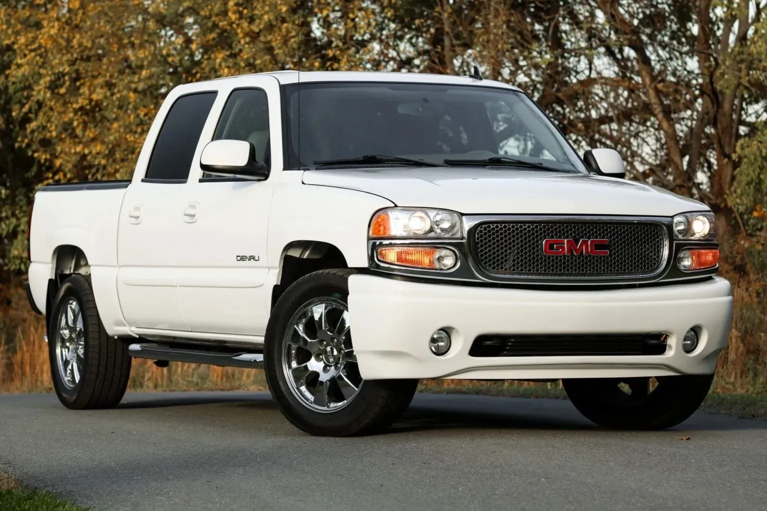 2006 GMC Sierra 1500 Denali Summit White AWD for sale at Shane's Garage | Specialty Cars of Florida