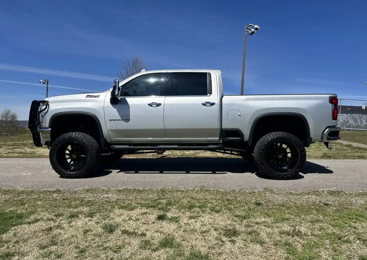 2023 Chevrolet Silverado 2500 HD, photo 3